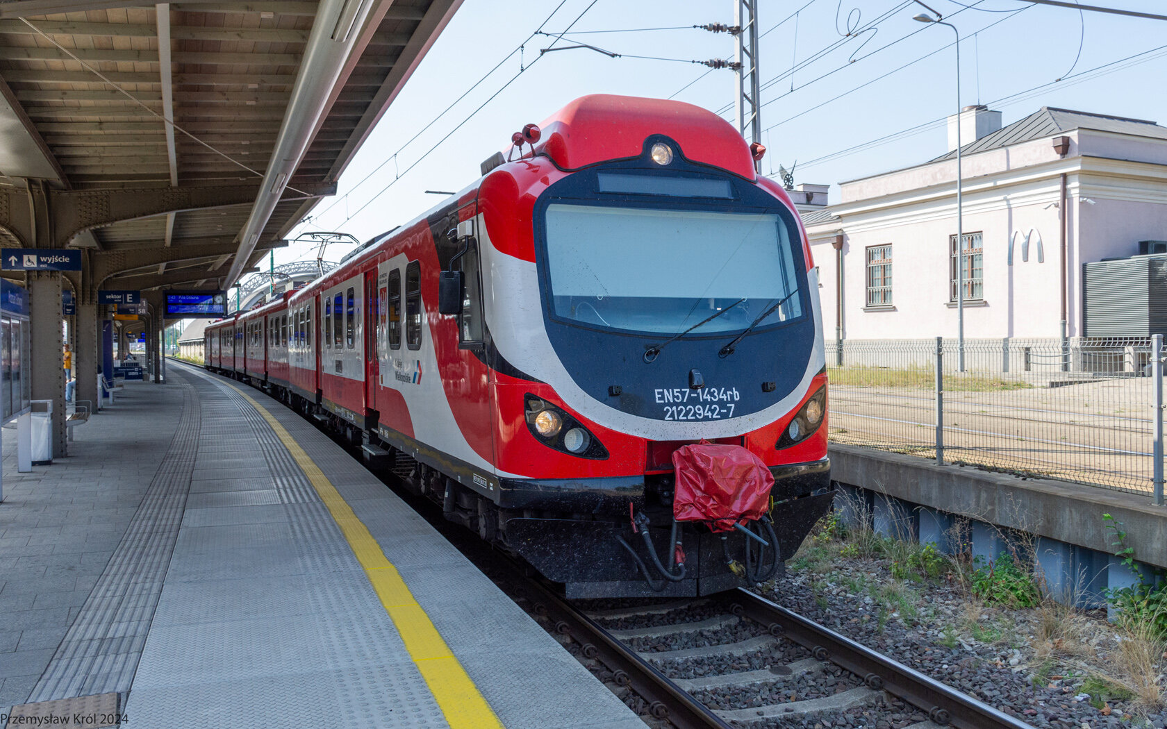 EN57-1434 | Stacja Poznań Główny