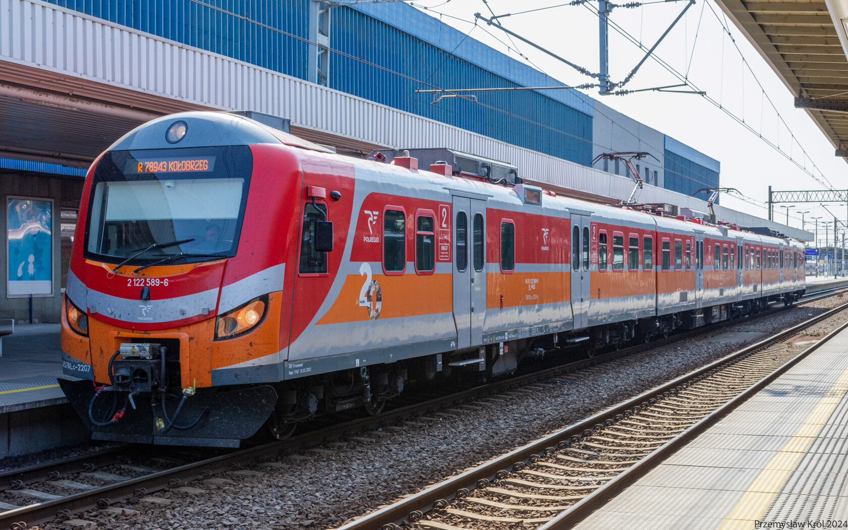 EN57ALc-2207 | Stacja Poznań Główny