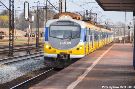 EN57-768 | Przystanek Gdańsk Stocznia