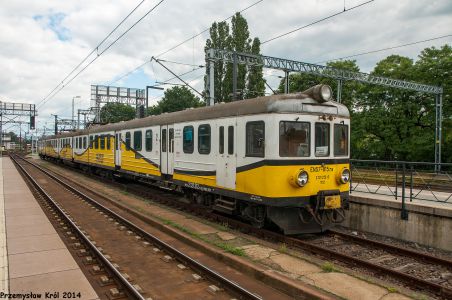 EN57-815 | Stacja Wrocław Główny