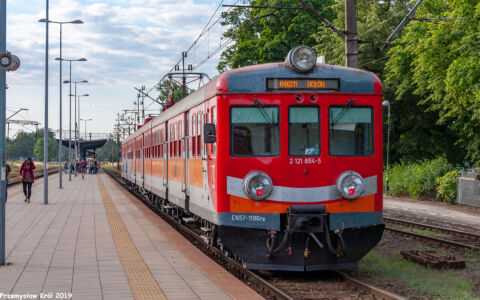 EN57-1196 | Stacja Brzeg Dolny